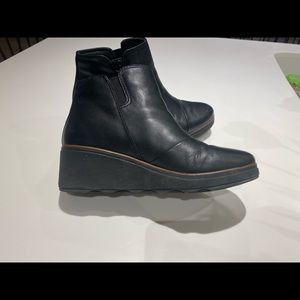Clarks leather wedge boot. Size 8.5. EUC